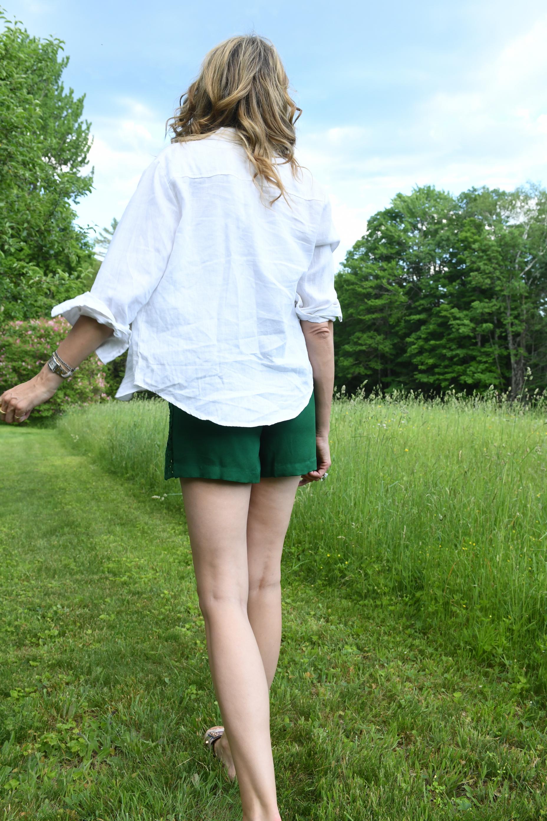 CAFE GREEN HALF APRON SHORTS
