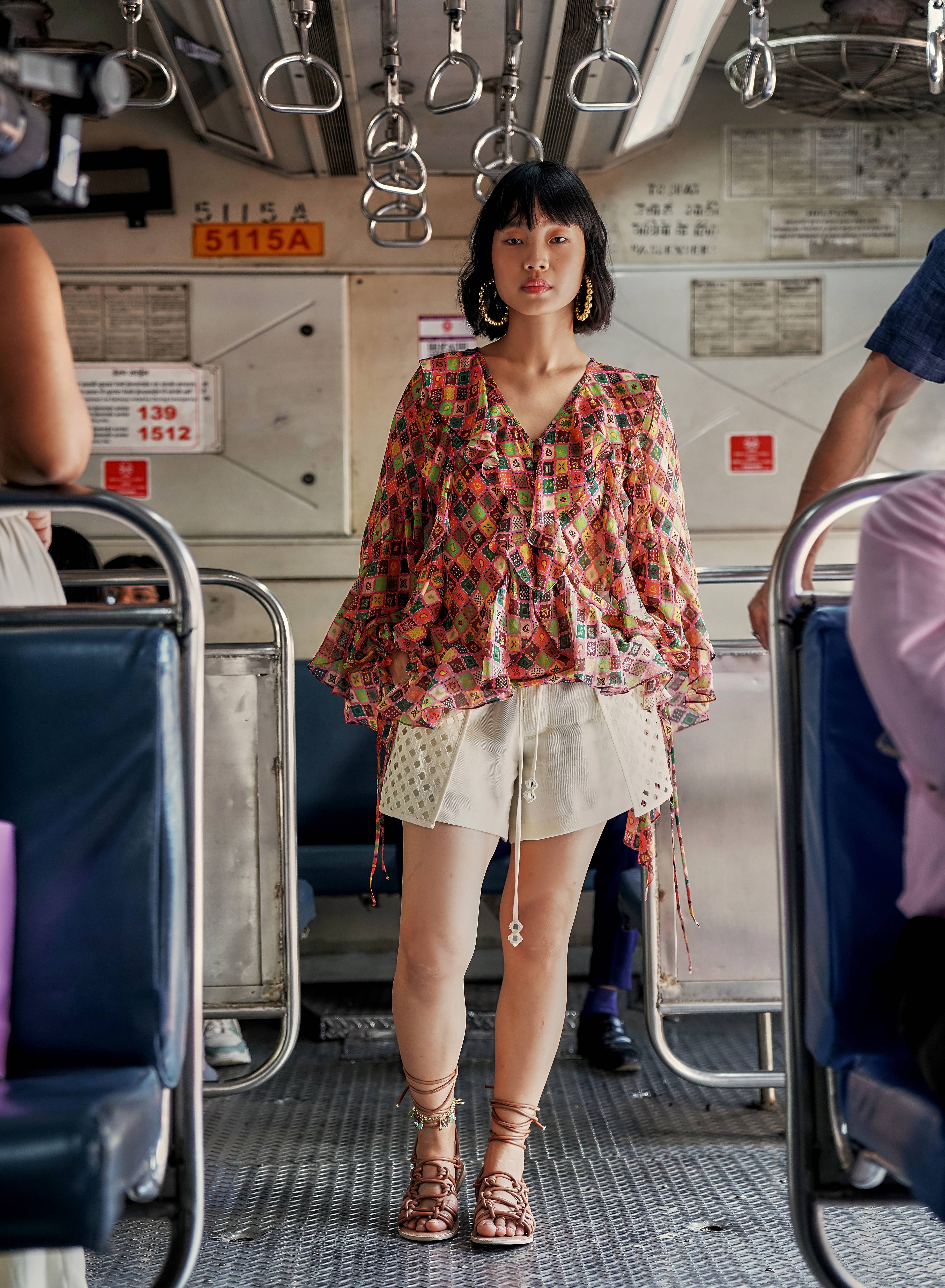 SEA SALT SCHIFFLI HALF APRON SHORTS